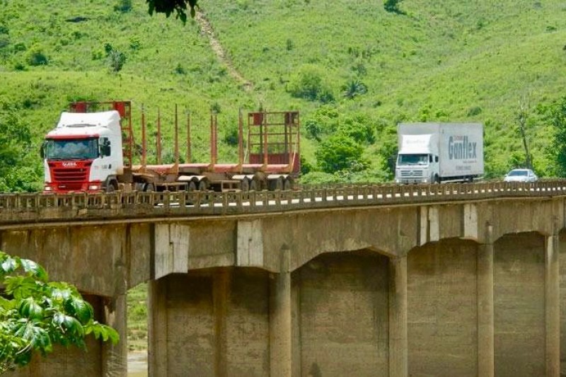Foto: Divulgação - Tráfego de veículos pesados na ponte do Jequitinhonha será liberado até 22 de dezembro, afirma DNIT