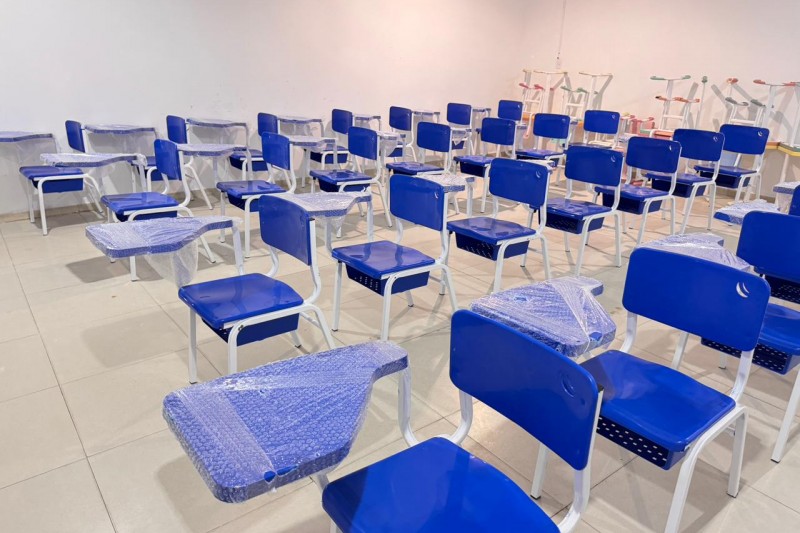 Foto: Divulgação - Prefeitura de Itabela entrega novas carteiras escolares e reforça melhorias na rede municipal de ensino