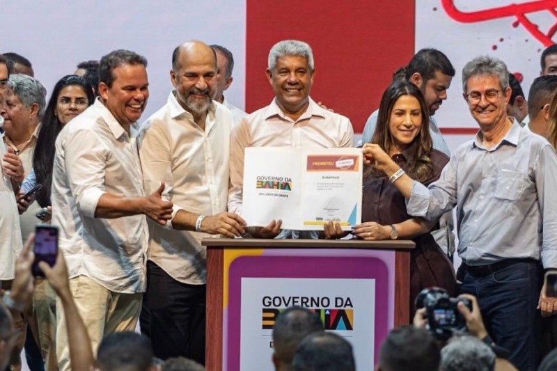 Foto: Divulgação - Robério garante obra de pavimentação do semianel que interligará Urbis I, II e III ao Arnaldão