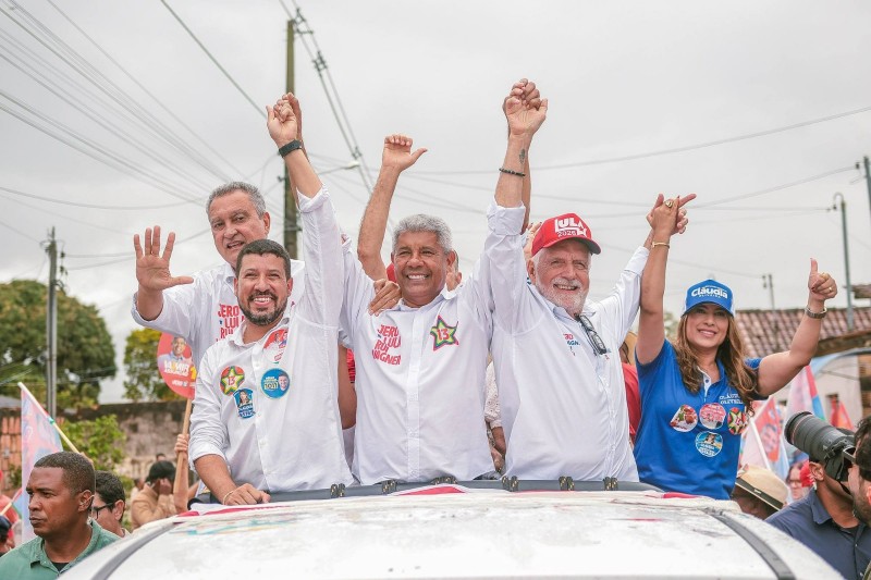 Foto: Divulgação - Prefeito Flauzino realiza mega carreata com Jerônimo, Rui, Cláudia e leva multidão às ruas de Itabela