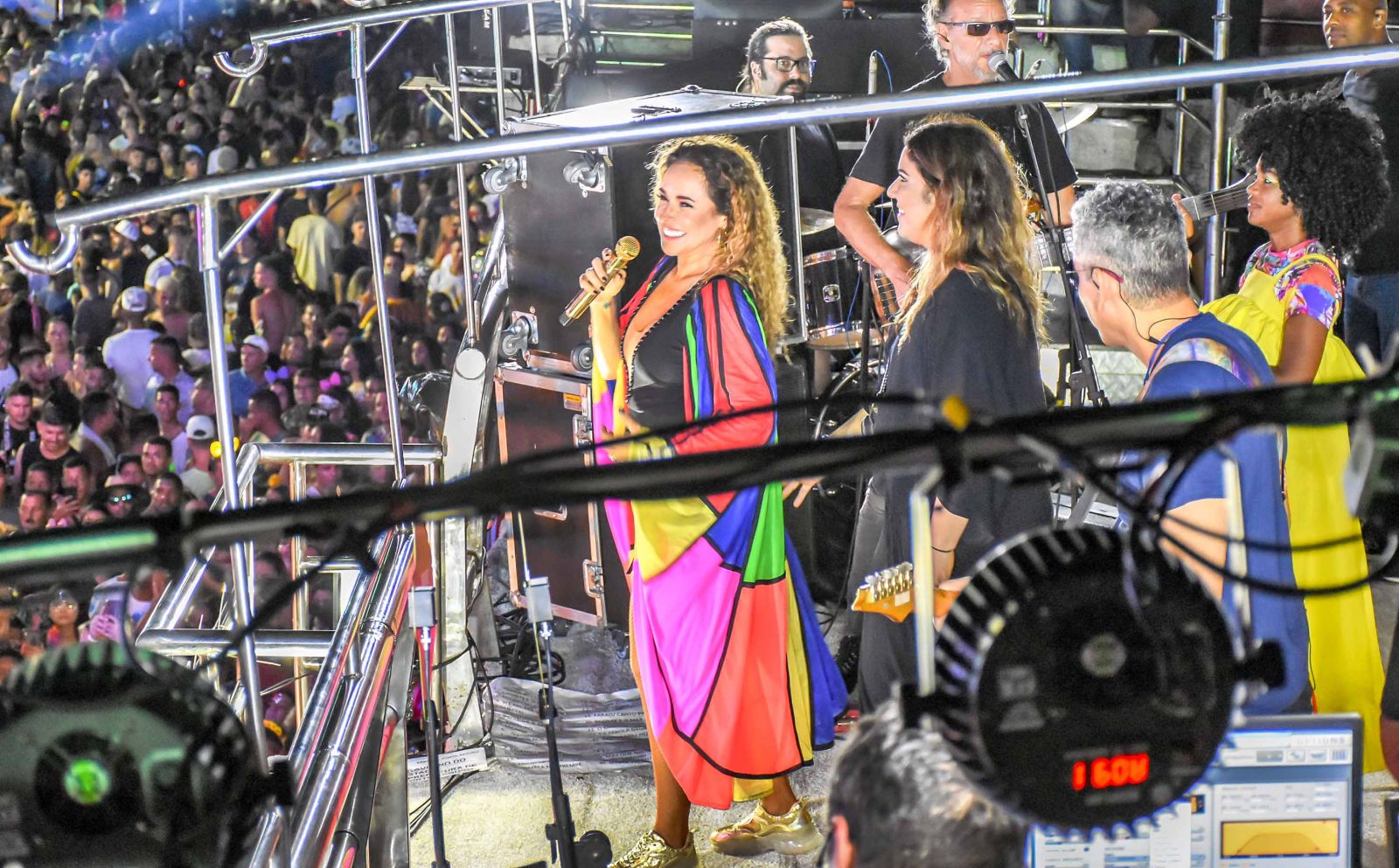 Daniela Mercury agita folies na abertura do carnaval de Porto Seguro. (Foto: Divulgao)