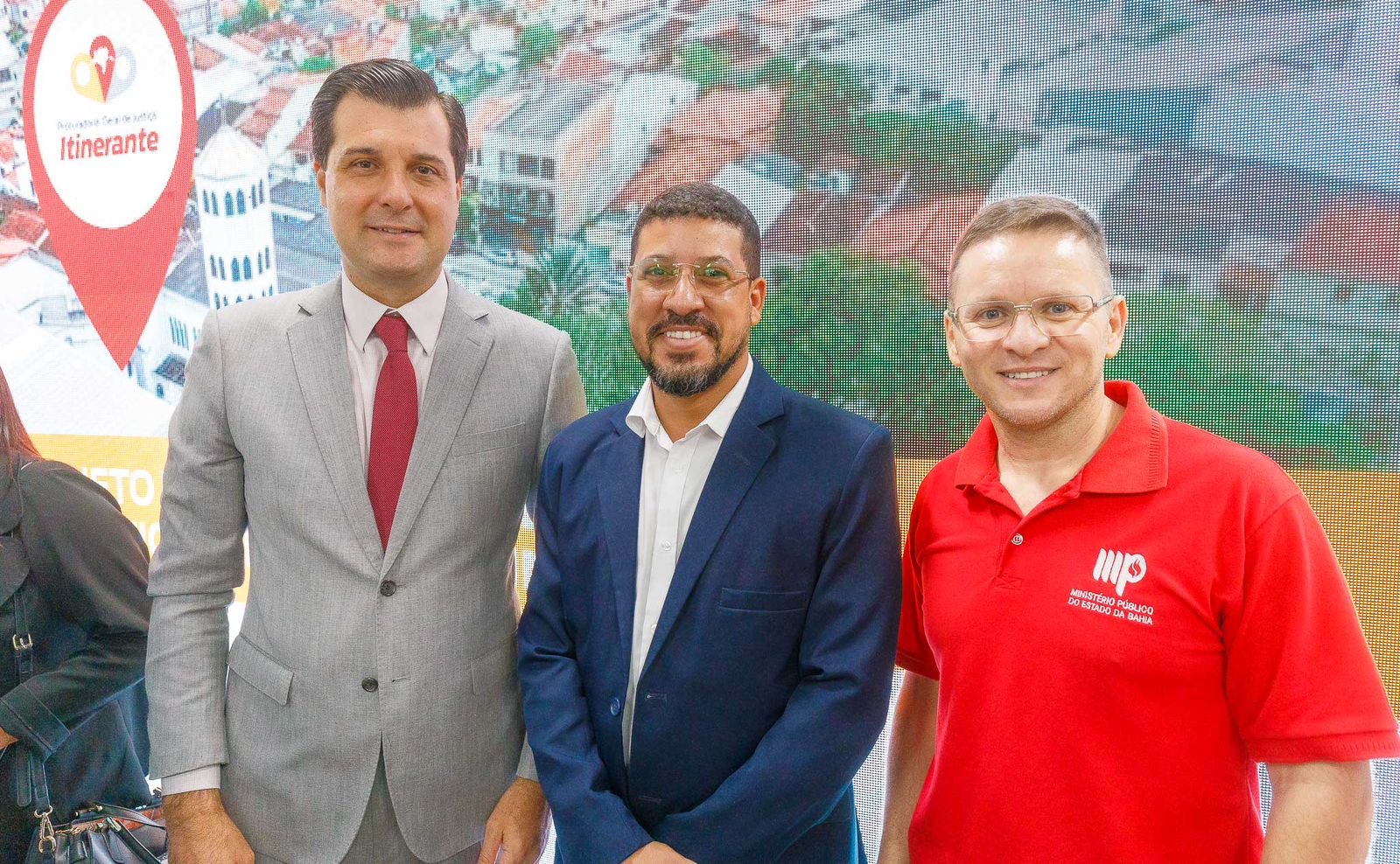 Prefeito Ricardo Flauzino assina adesão e Itabela passa a integrar projeto “Município Seguro” do MP-BA Prefeito Ricardo Flauzino assina adesão e Itabela passa a integrar projeto “Município Seguro” do MP-BA