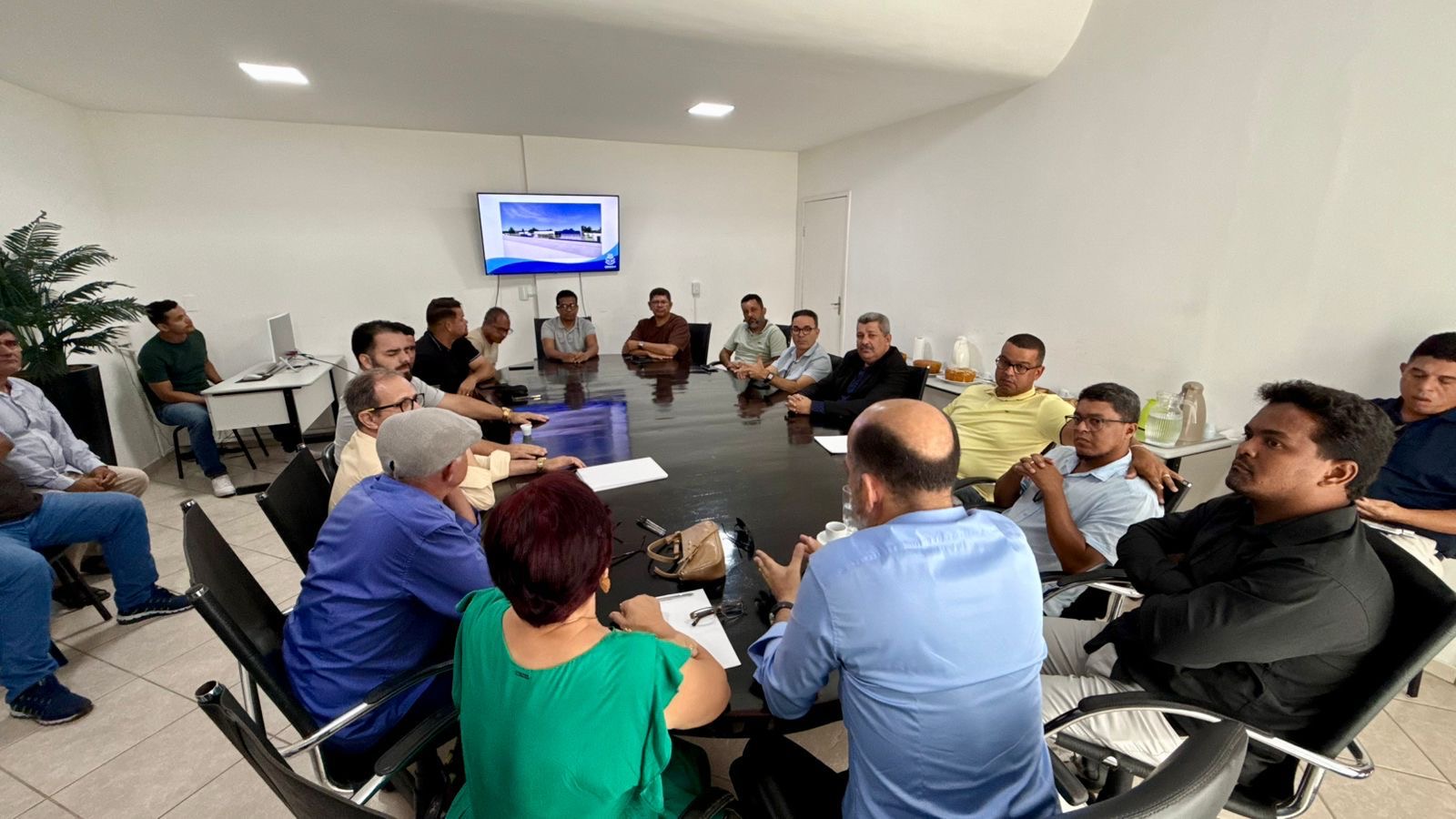 Prefeitura de Eun�polis lan�a enquete no Instagram @prefeunapolis  para definir atra��es para o anivers�rio da cidade