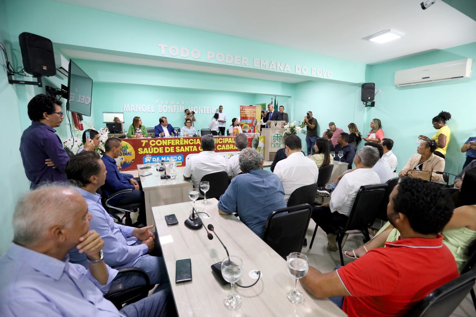 Geraldo Jnior participou da 7 Conferncia Municipal de Sade, realizada na Cmara Municipal de Vereadores de Santa Cruz Cabrlia.