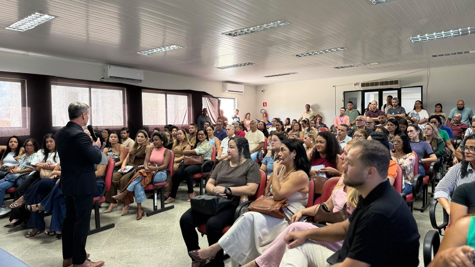 Eun�polis qualifica servidores para aprimorar fiscaliza��o e gest�o dos contratos p�blicos