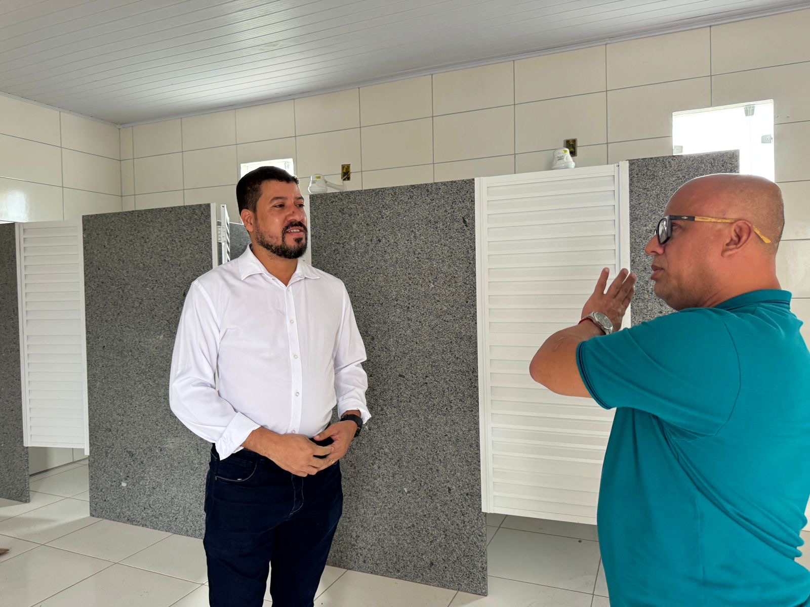 Prefeito Ricardo Flauzino acompanha reformas em escolas para in�cio do ano letivo de 2026