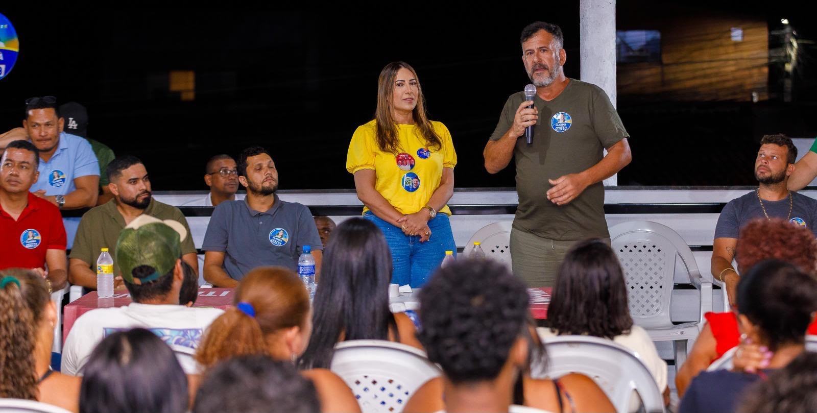 Com forte apoio popular, Arraial d�Ajuda re�ne lideran�as em encontro com Cl�udia Oliveira