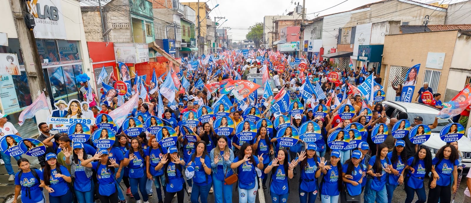 Deputada Claudia Oliveira participa da carreata do time de Jer�nimo Rodrigues em Eun�polis
