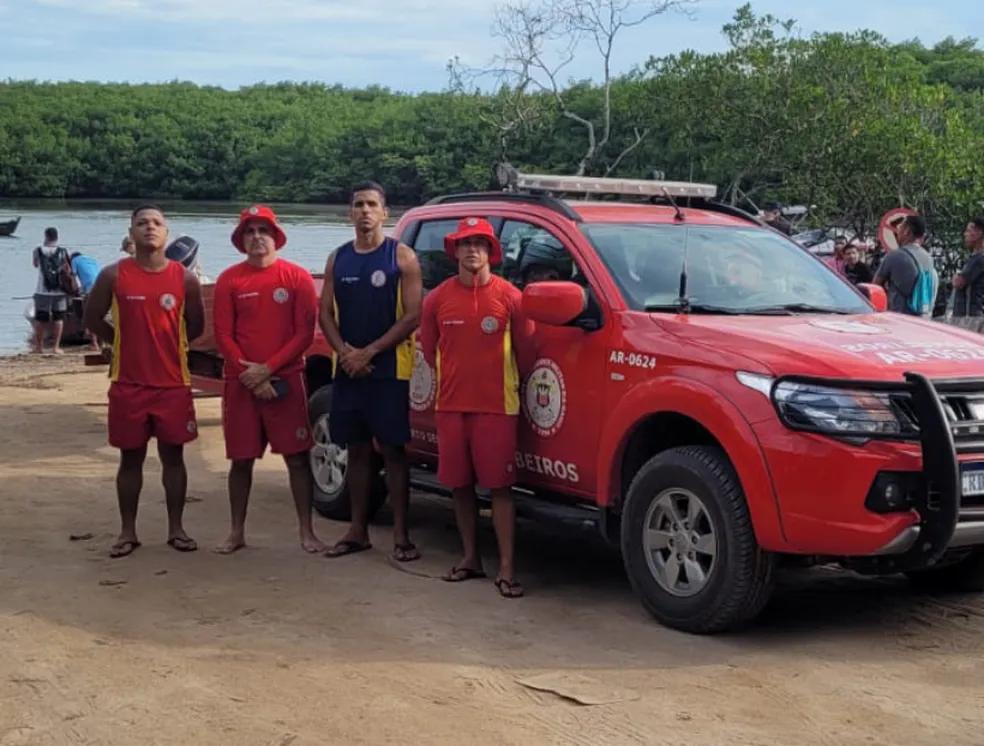Equipe do Corpo de Bombeiros que fez as buscas para encontrar homem que caiu em rio na Bahia  Foto: Divulgao/Corpo de Bombeiros