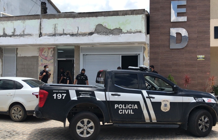 Polcia Civil cumpriu durante a manh, os mandados de busca e apreenso em endereos situados em Itabela. (Foto: Reproduo)