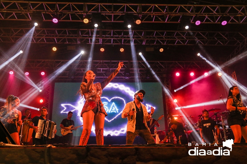 Solange Almeida subiu ao palco cantando músicas novas e sucessos. (Foto: Joziel Costa/BAHIA DIA A DIA)