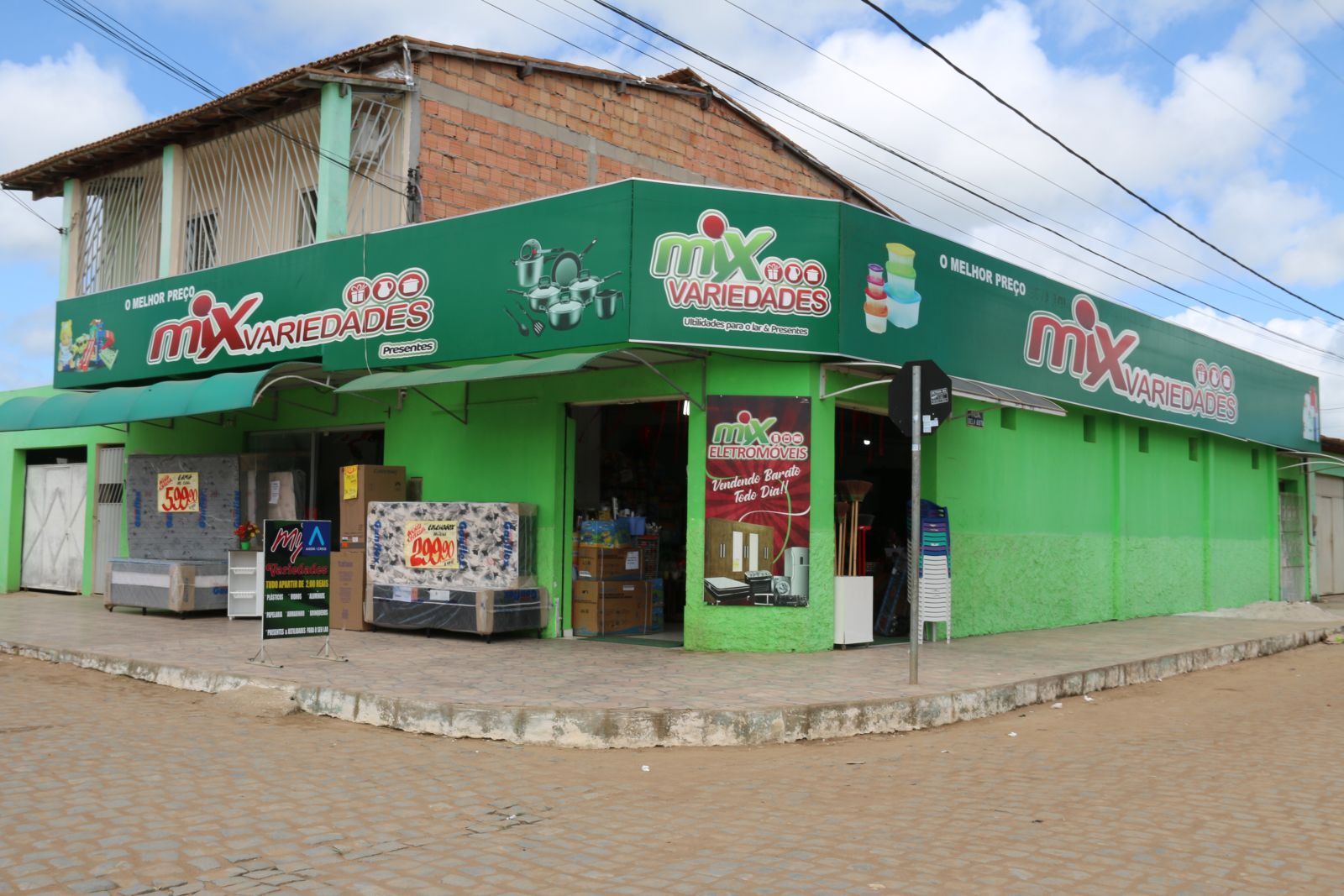 Loja fica localizada na Rua Pero Vaz de Caminha, 464, no bairro Bandeirantes. (Foto: Alex Gonalves/BAHIA DIA A DIA)