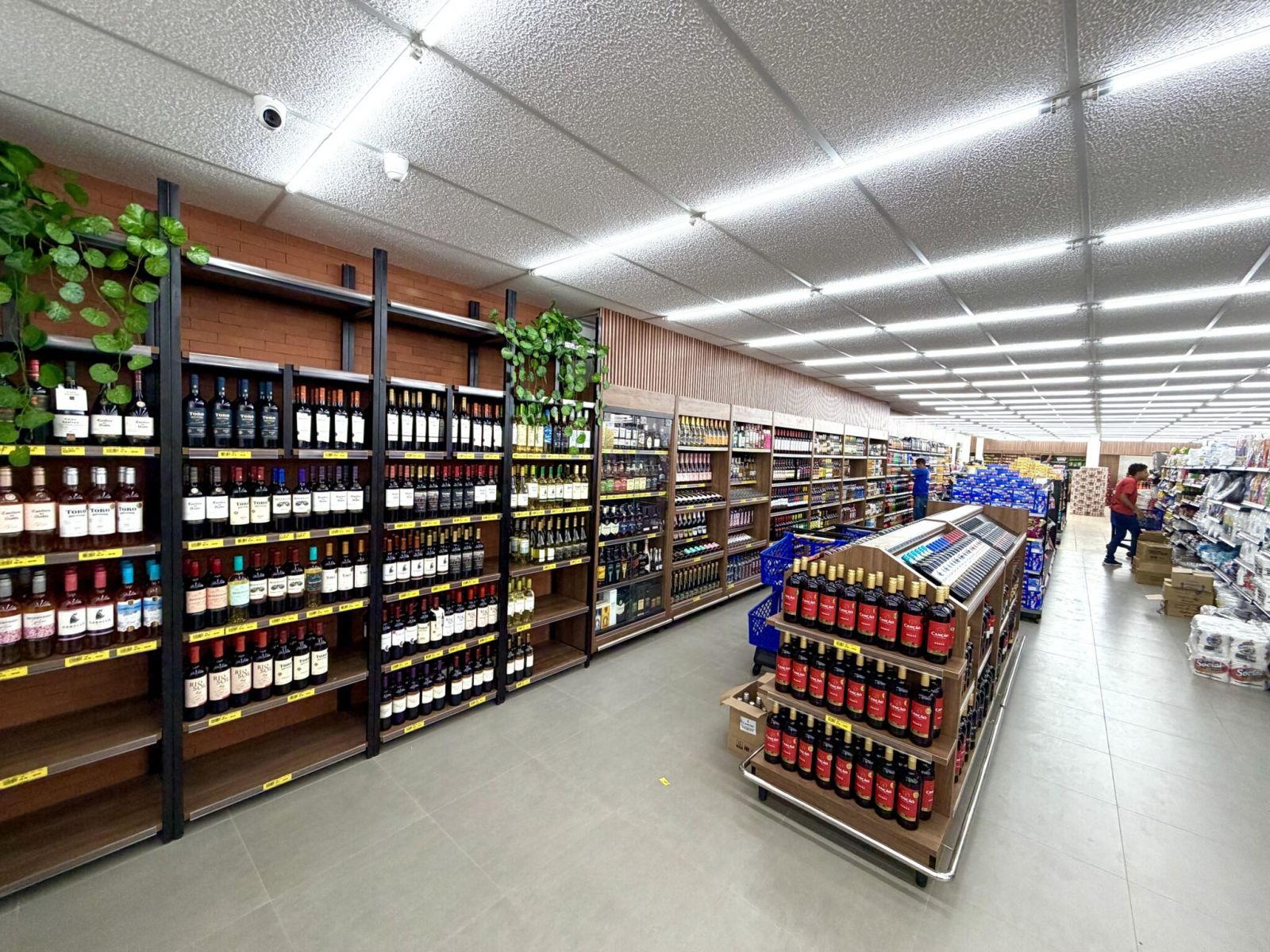 Cabrália Supermercados reinaugura loja em Itabela e inicia nova fase de modernização Cabrália Supermercados reinaugura loja em Itabela e inicia nova fase de modernização