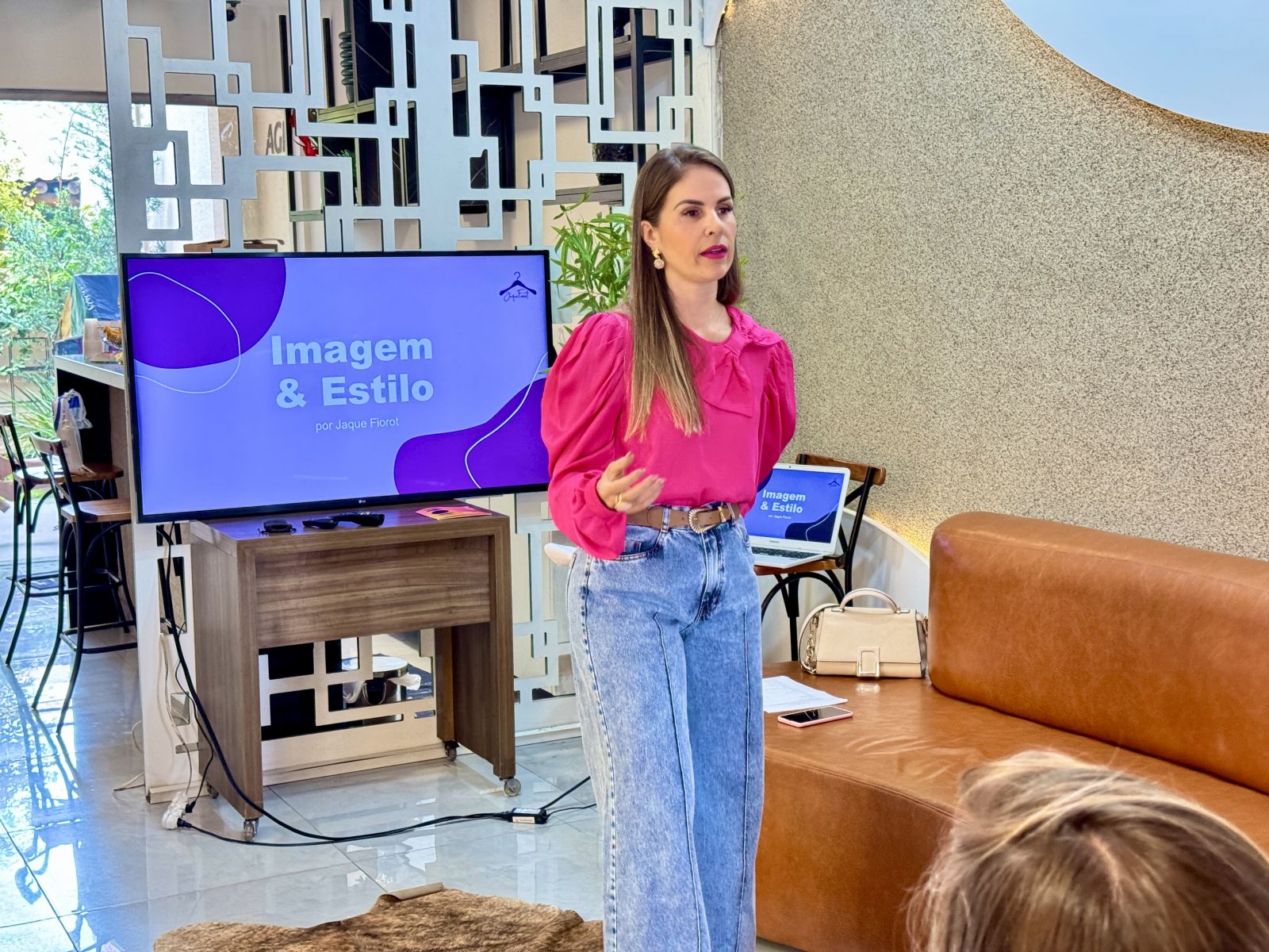 Nutricionista Tamiris Camata abriu a programao abordando o papel da alimentao na preveno do cncer de mama e de colo do tero. (Foto: Alex Gonalves/BAHIA DIA A DIA)