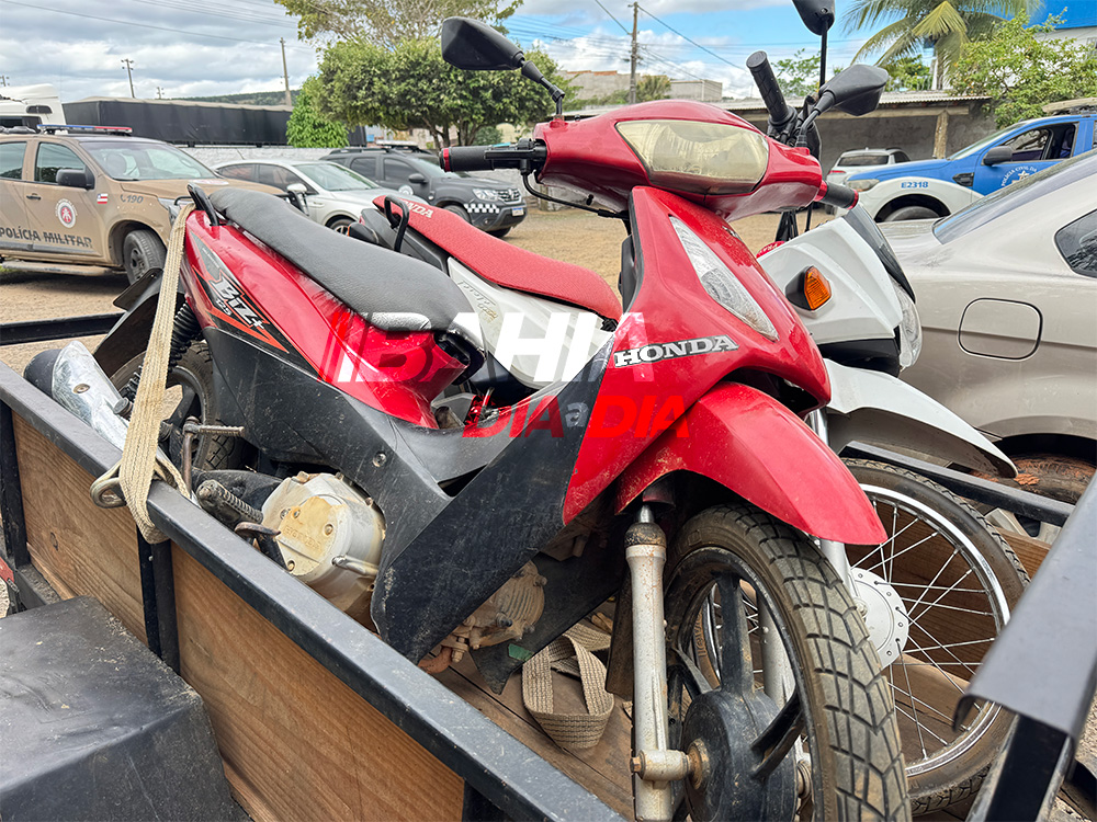 Motos apreendidas durante a operao. (Foto:BAHIA DIA A DIA)