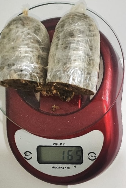 Mulher  flagrada com droga escondida durante revista no Conjunto Penal de Eunpolis