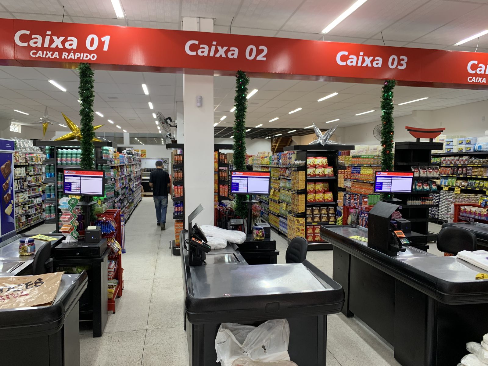 Supermercado Novo Barateiro chega a Carava com loja moderna e mix completo de produtos. (Foto: Alex Gonalves/BAHIA DIA A DIA)