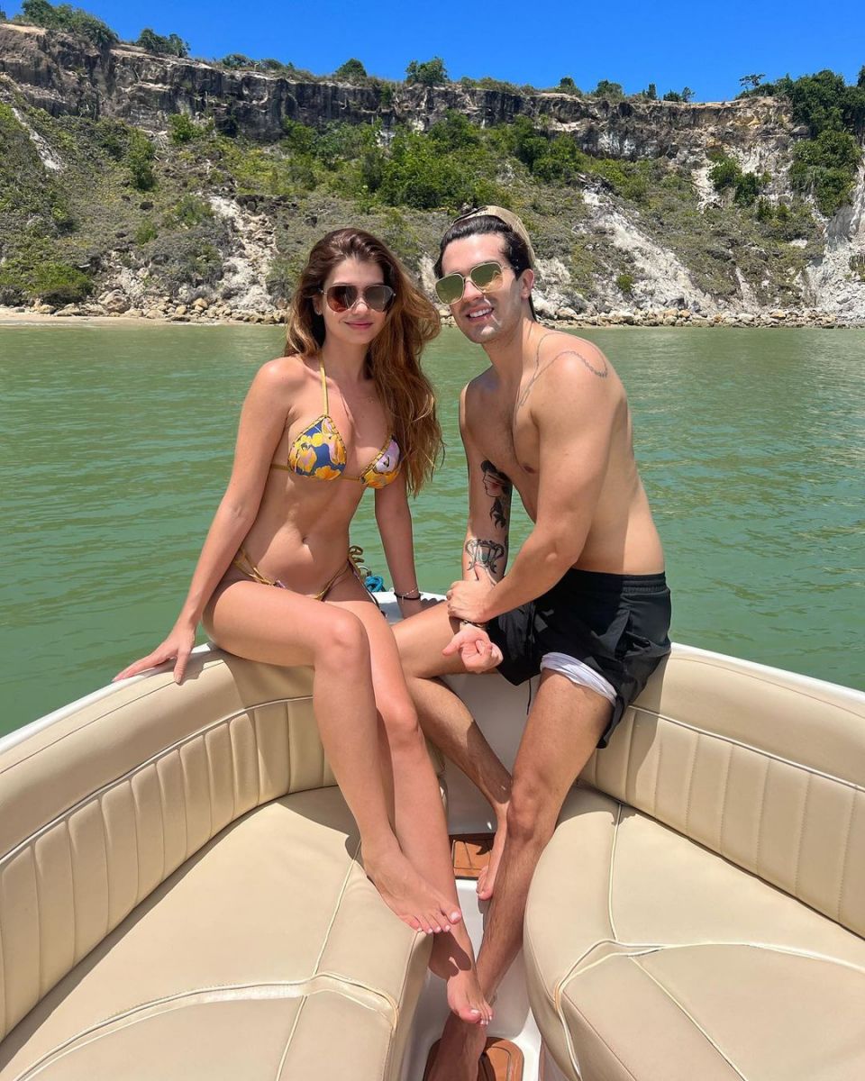 Luan Santana e namorada, a atriz e digital influencer, Izabela Cunha, passam férias em Trancoso. (Foto: Redes Sociais)