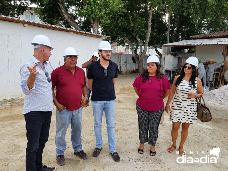 Uldurico conheceu as novas instalaes do Colgio Modelo FNDE - o antigo Colgio Municipal de Itabela. (Foto: Alex Gonalves/BAHIA DIA A DIA)