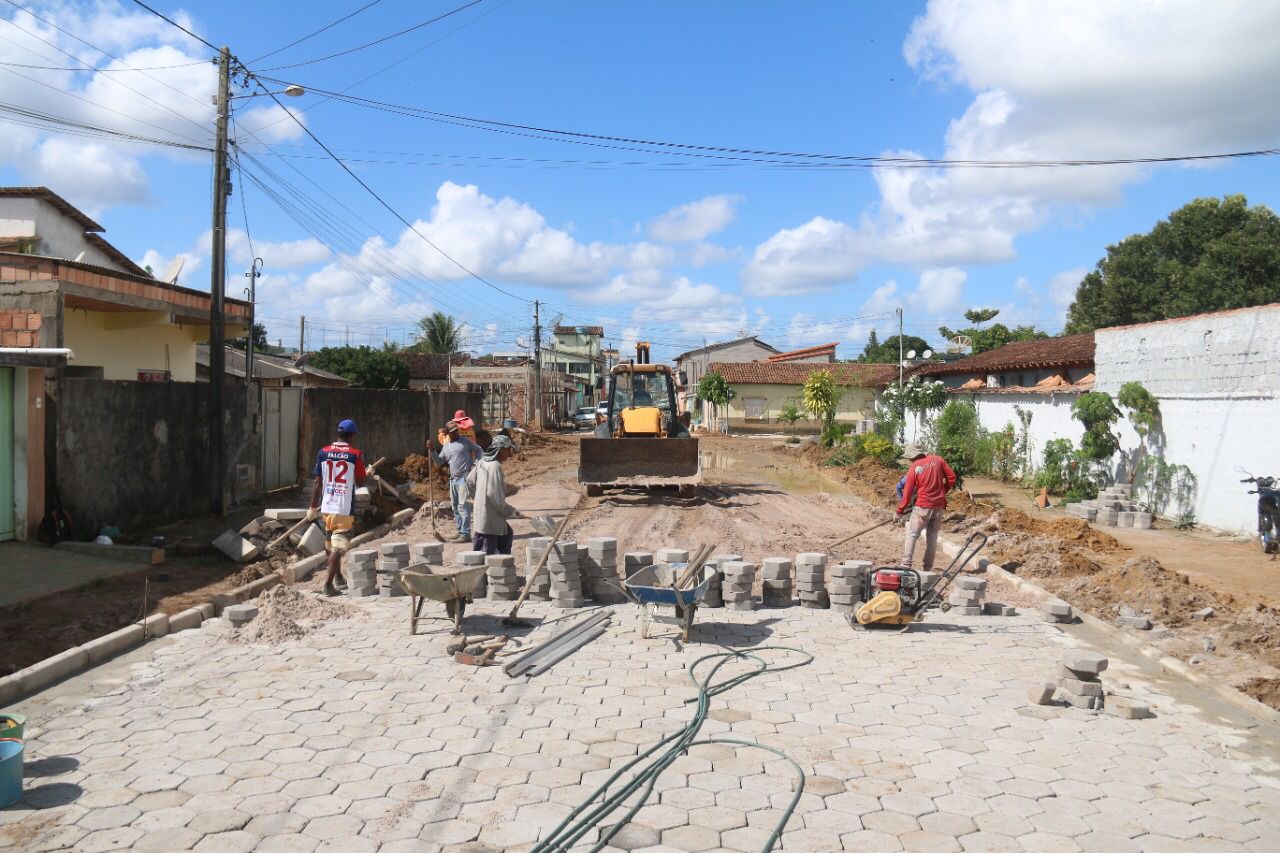 Itabela segue com mais uma rua em fase final de pavimentao. (Foto: Divulgao)
