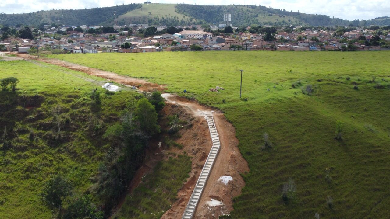 Itabela: com investimento de mais de R$ 1 milhão, obra de rede de drenagem da rua ACM está em fase final. (Foto: Divulgação)