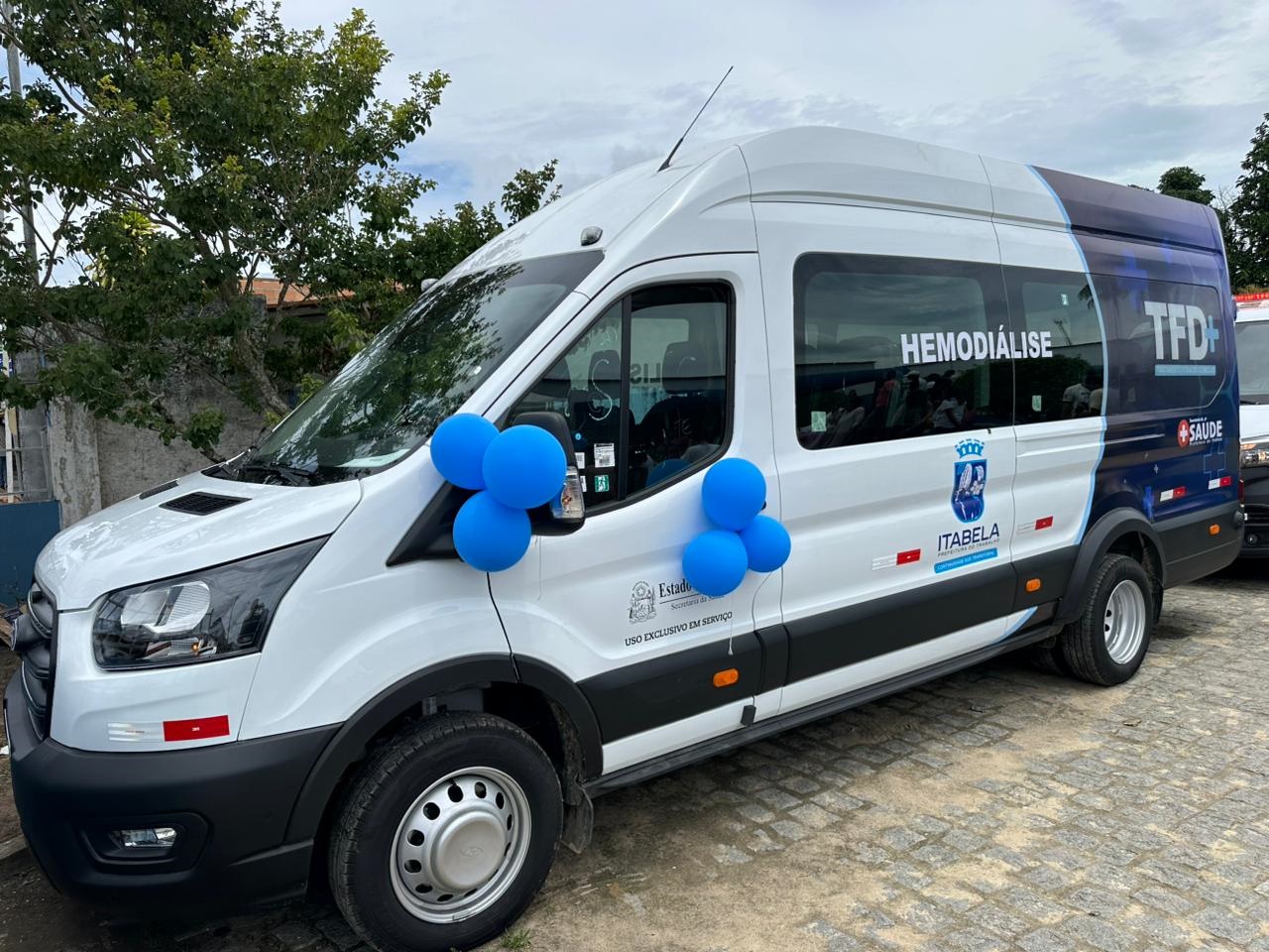 Prefeito Flauzino e deputada Cláudia Oliveira entregam mais de R$ 1 milhão em veículos e equipamentos de saúde para Itabela Prefeito Flauzino e deputada Cláudia Oliveira entregam mais de R$ 1 milhão em veículos e equipamentos de saúde para Itabela