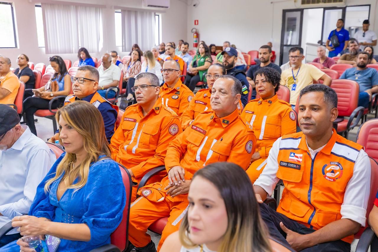 Prefeitura de Eunápolis apresenta Plano de Contingência da Defesa Civil Prefeitura de Eunápolis apresenta Plano de Contingência da Defesa Civil