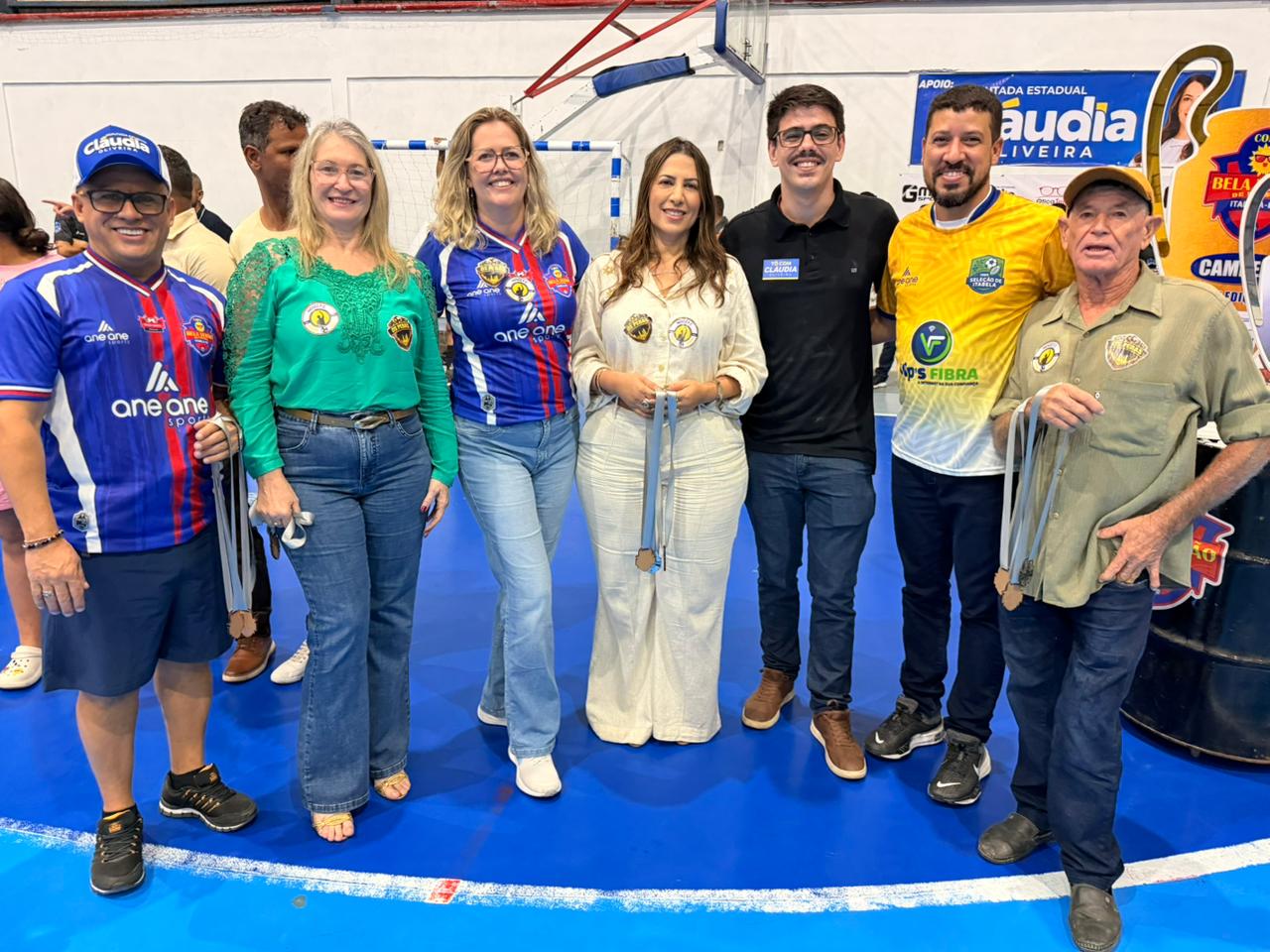 Prefeito Flauzino e deputada Cl�udia Oliveira acompanham final hist�rica da Copa Bela Ver�o de Futsal 2026 em Itabela