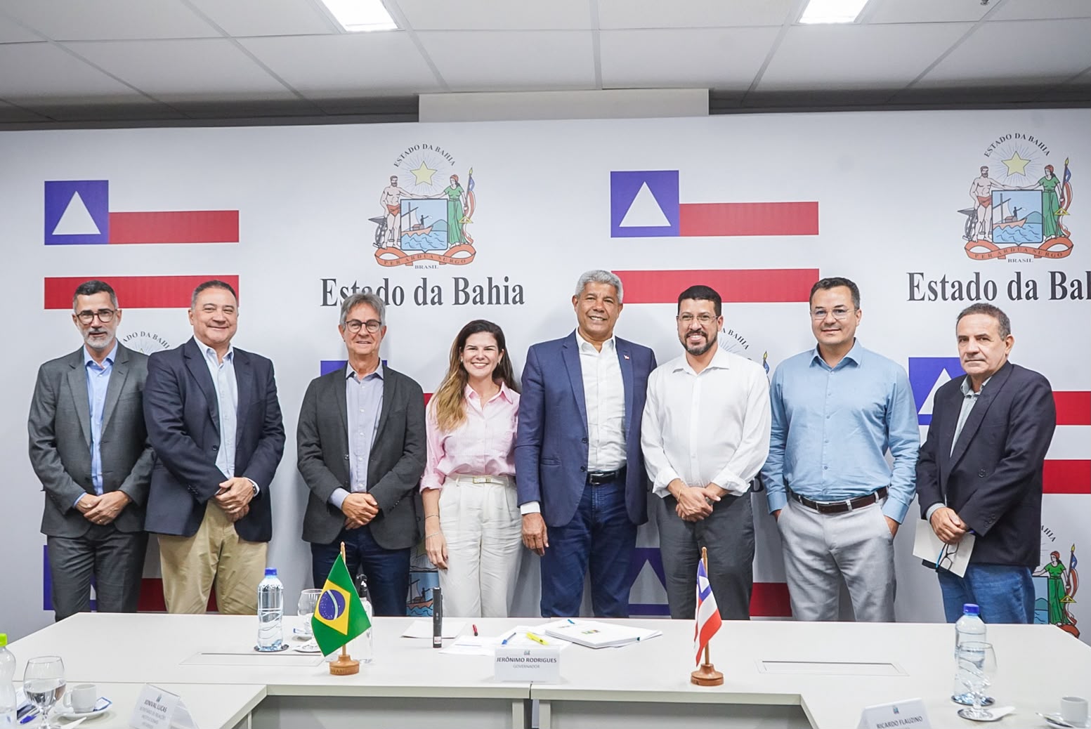 Em Salvador, prefeito Flauzino cumpre agenda com governador Jer�nimo e garante avan�os para Itabela. (Foto: Divulga��o)
