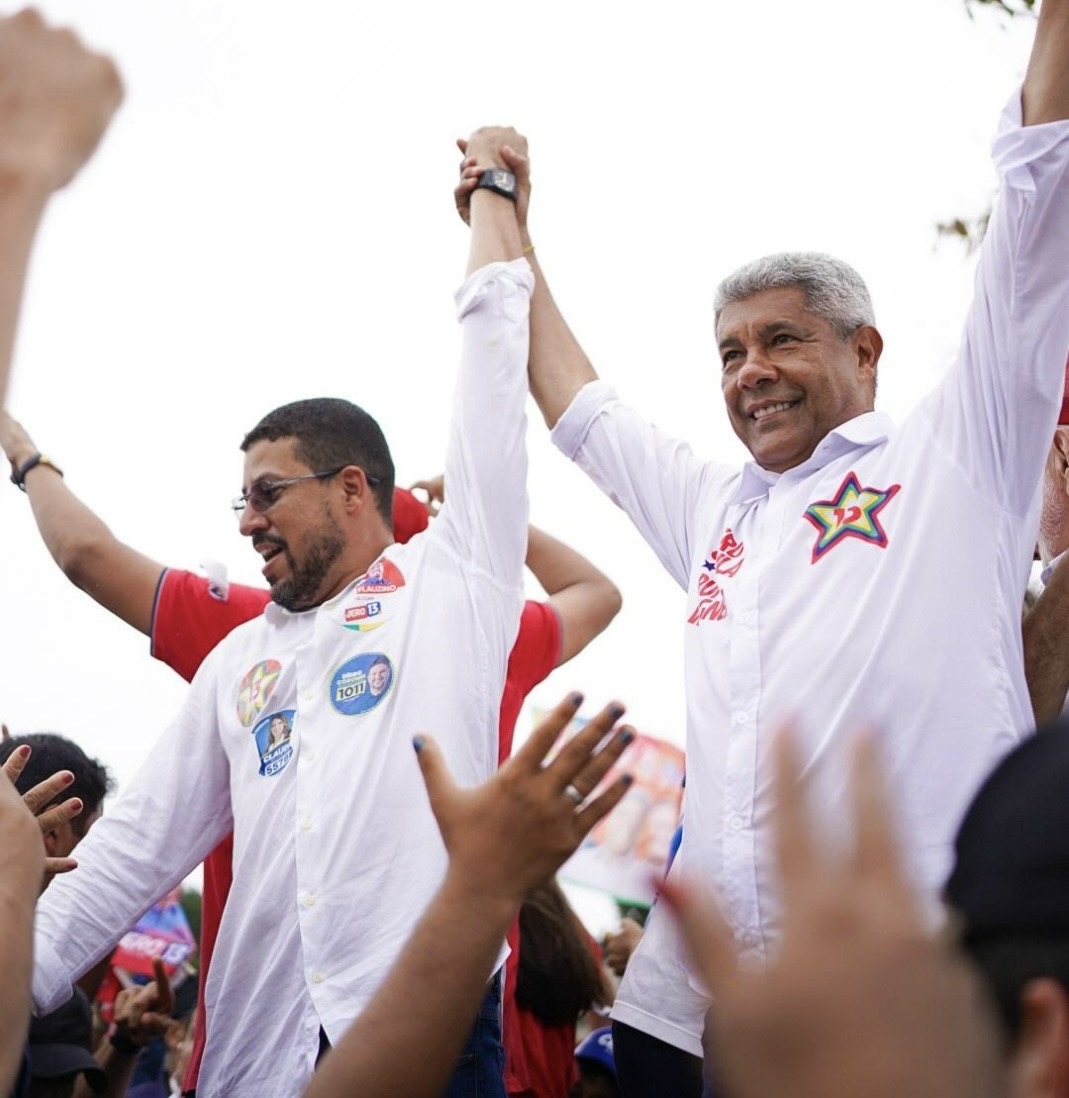 Prefeito Flauzino realiza mega carreata com Jerônimo, Rui, Cláudia e leva multidão às ruas de Itabela Prefeito Flauzino realiza mega carreata com Jerônimo, Rui, Cláudia e leva multidão às ruas de Itabela