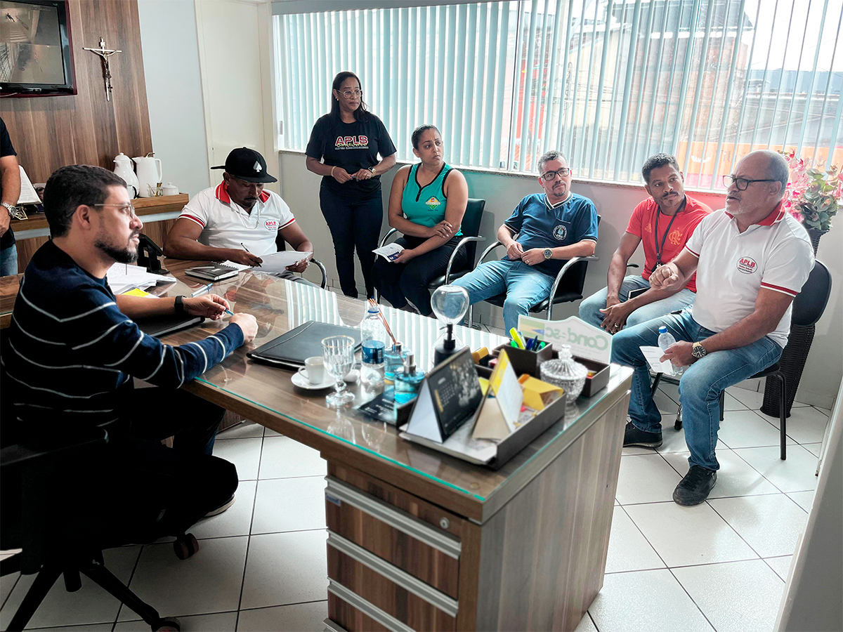 Prefeito Ricardo Flauzino se rene com APLB Sindicato para tratar de pautas da educao. (Foto: Divulgao)