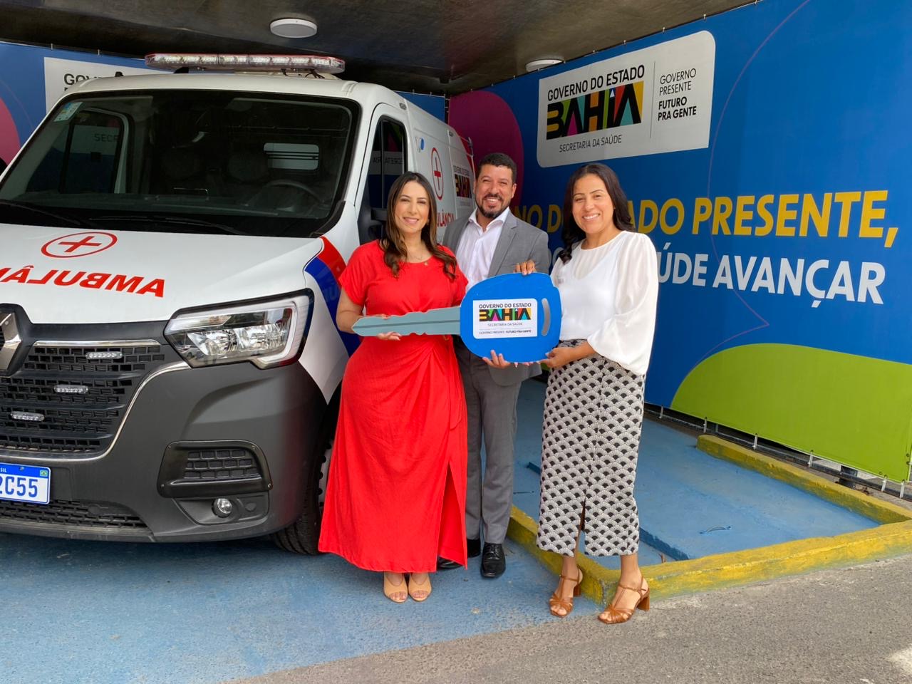 Deputada Cláudia Oliveira entrega ambulância, veículo para TFD e reforça investimentos na saúde de Itabela Deputada Cláudia Oliveira entrega ambulância, veículo para TFD e reforça investimentos na saúde de Itabela