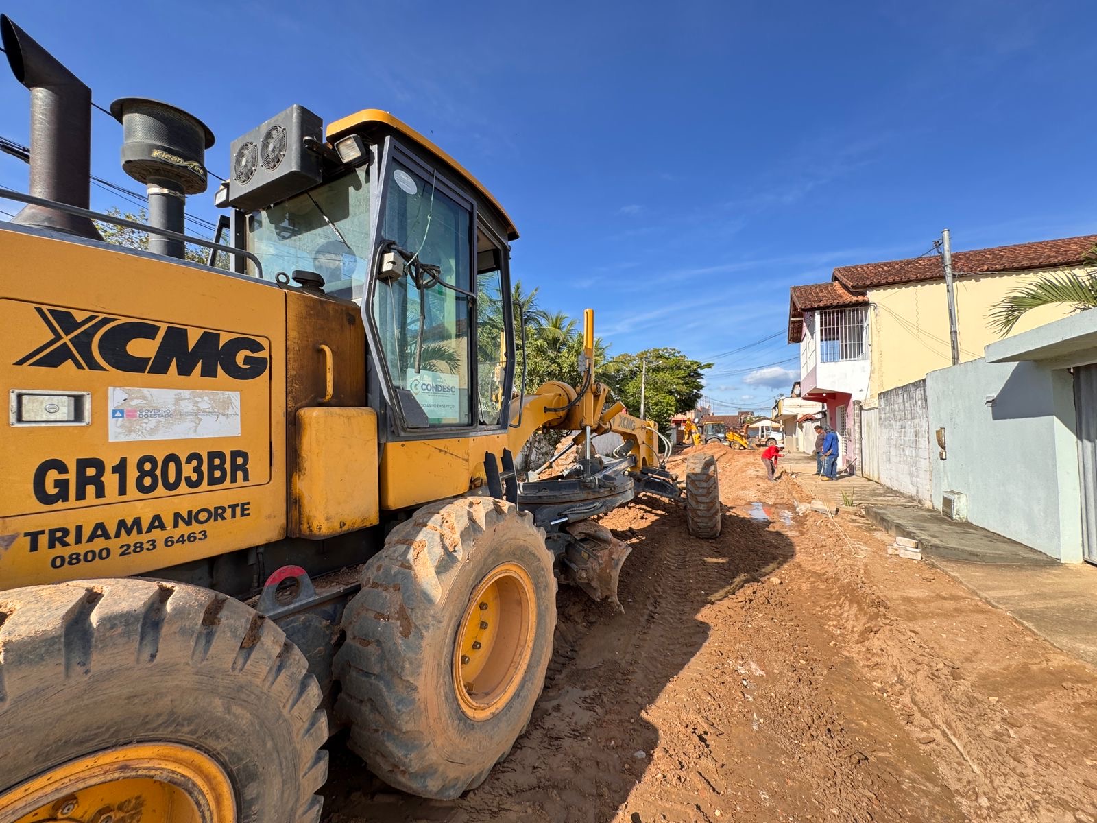 Pavimenta��o da Rua Peixoto � comemorada por fi�is da Par�quia Nossa Senhora Aparecida em Itabela