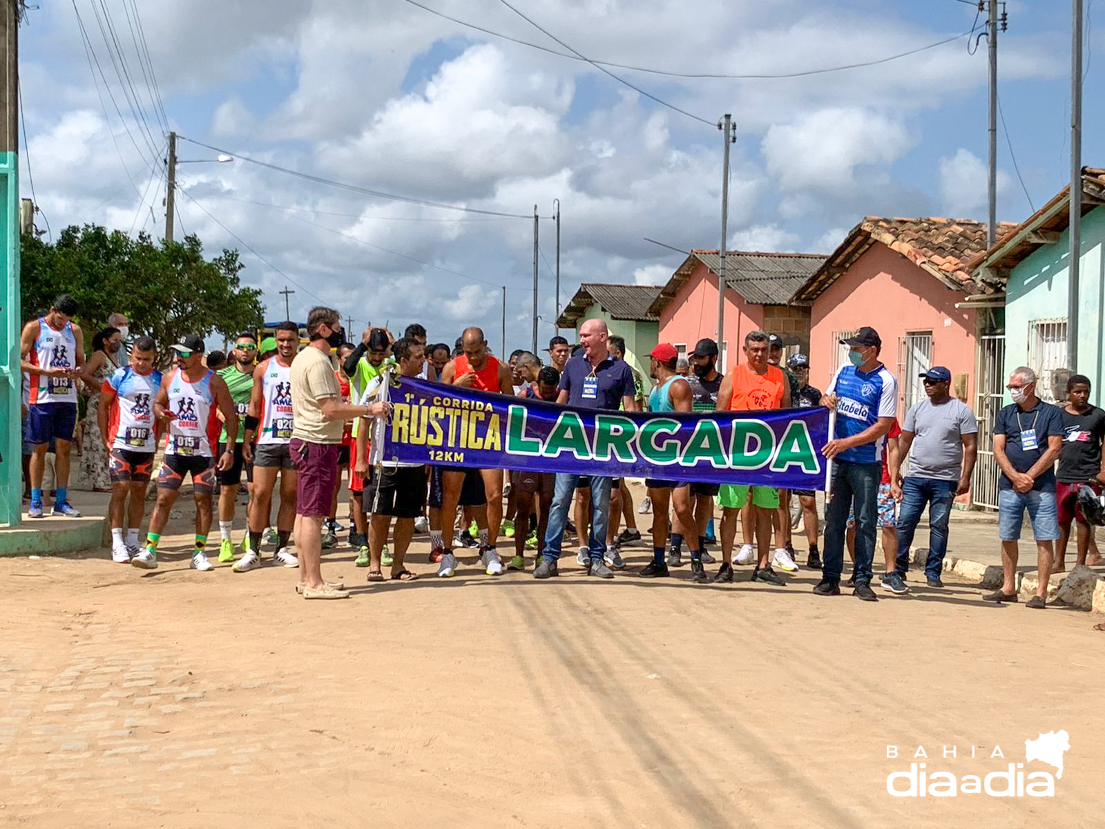 Corrida Rústica de Itabela reúne mais de 100 competidores de toda região. (Foto: Alex Gonçalves/BAHIA DIA A DIA)