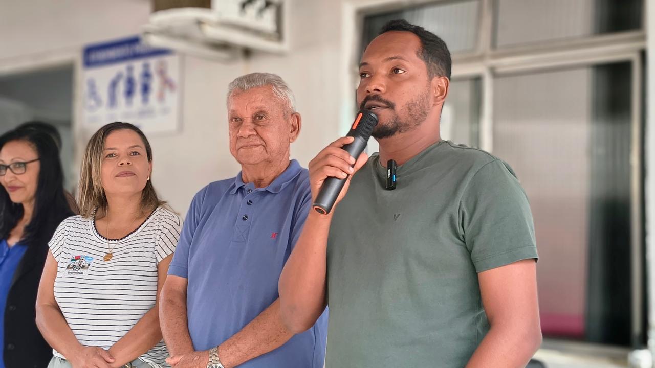 Prefeito Luizinho entrega ambul�ncia 0 km e refor�a servi�os de sa�de em Uni�o Baiana