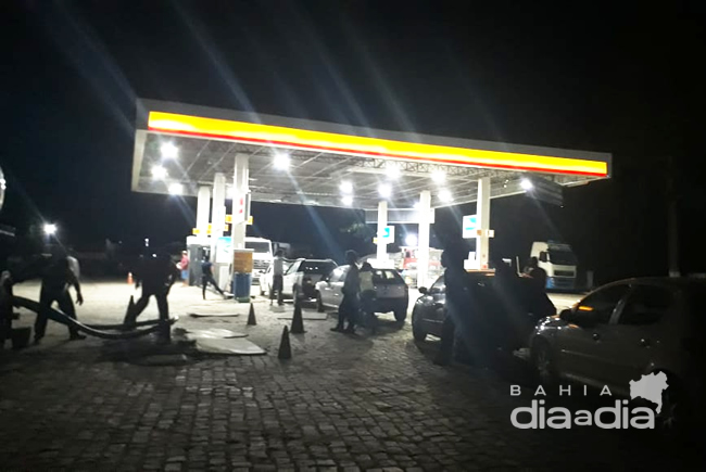 Posto Shell, em Itabela recebeu sete mil litro de combustível nesta quarta.(Foto: BAHIA DIA A DIA)