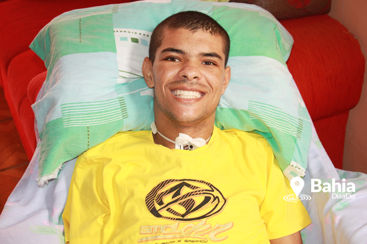 Alex Dias ficou tetraplgico aps sofrer um acidente de carro na Br101, em Itabela. (Foto:Alex Barbosa/Bahia Dia a Dia)