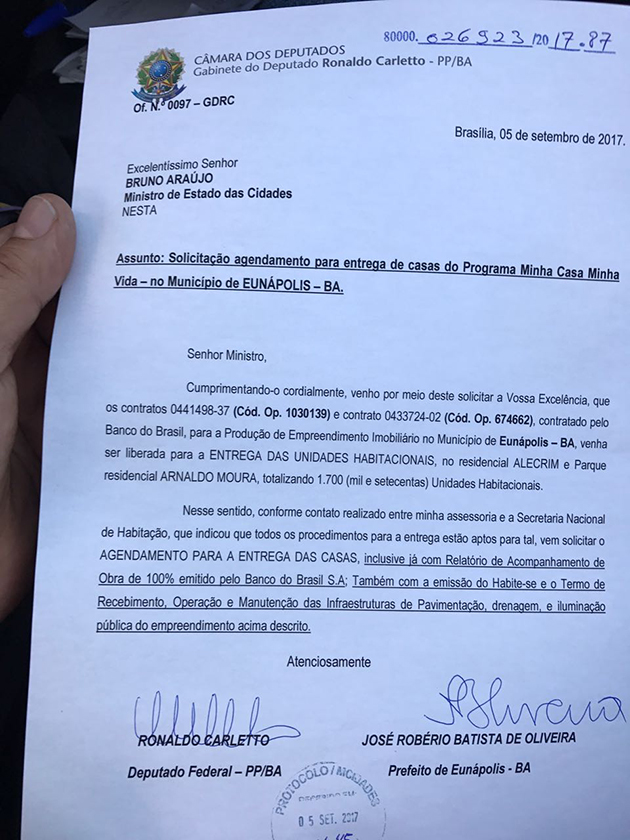 Eles protocolaram no Ministrio das Cidades o ofcio solicitando a marcao da data de entrega dos Residenciais Alecrim e Arnaldo.