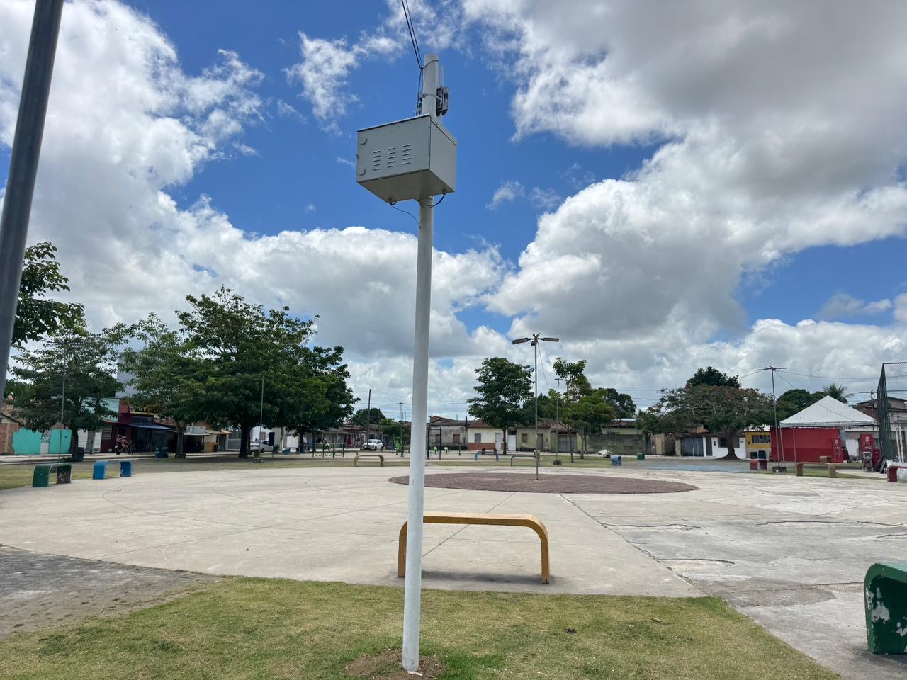 Prefeito Ricardo Flauzino anuncia Wi-Fi gr�tis em pra�as e pagamento do sal�rio de dezembro