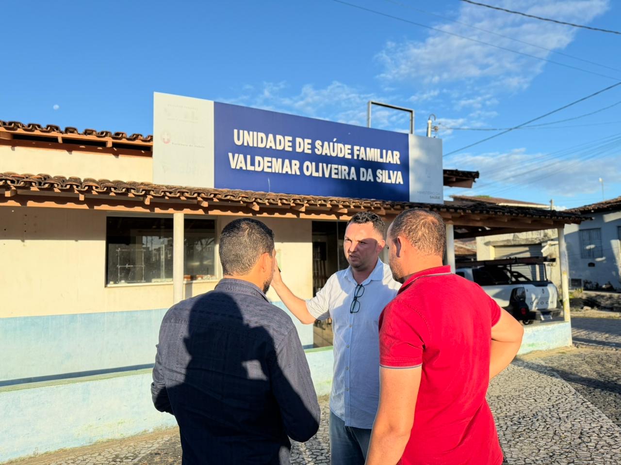 Prefeito Ricardo Flauzino realiza visita t�cnica e anuncia reforma de unidade de sa�de em Monte Pascoal