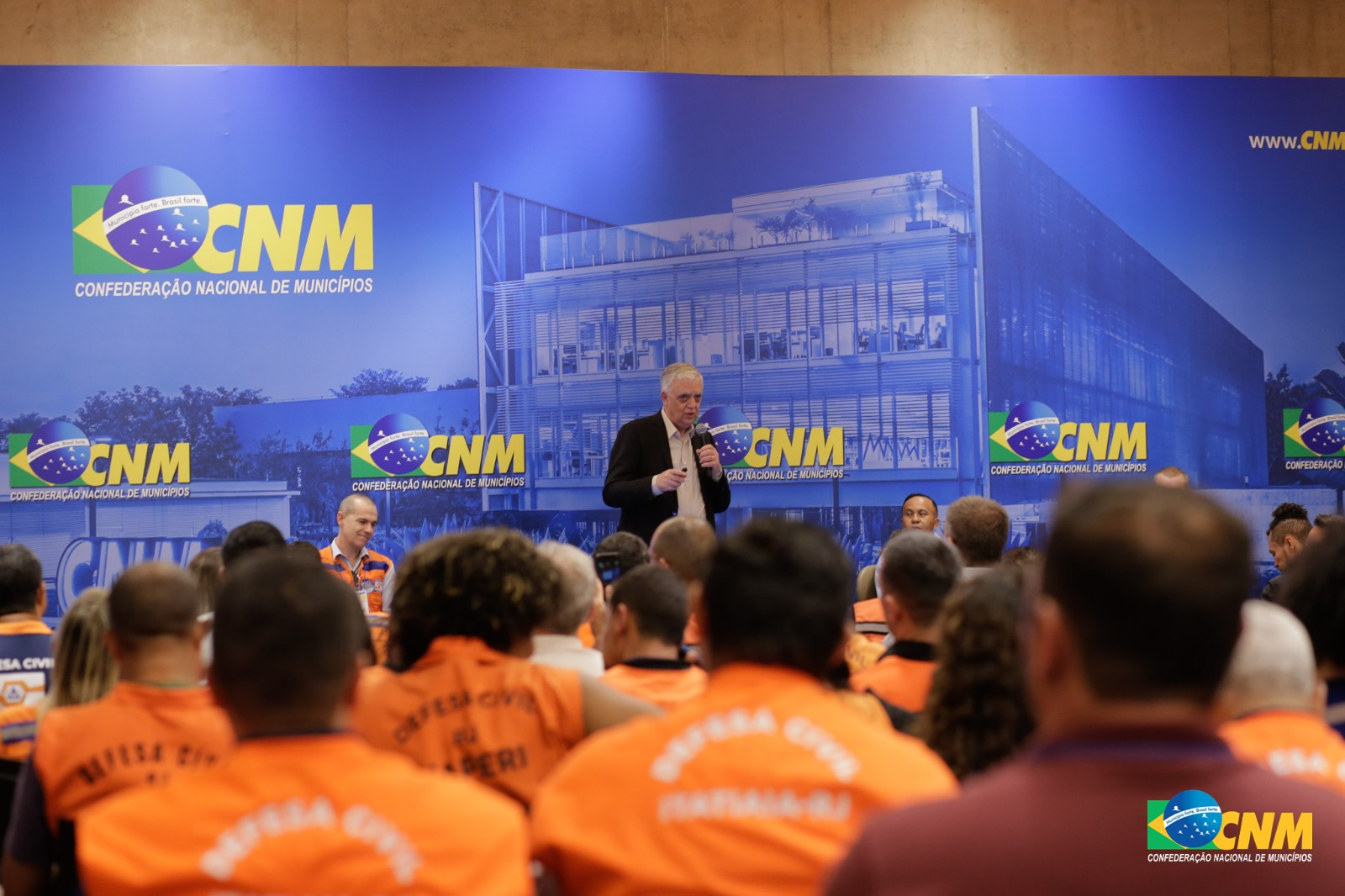 Itabela � representada no 2� Encontro Nacional das Defesas Civis Municipais em Bras�lia e debate impactos do El Ni�o 2026/2027